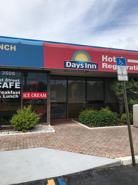 Days Inn By Wyndham Bradenton - Near The Gulf Dış mekan fotoğraf